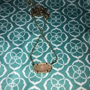 Kendra Scott necklace in gold/rose quartz
